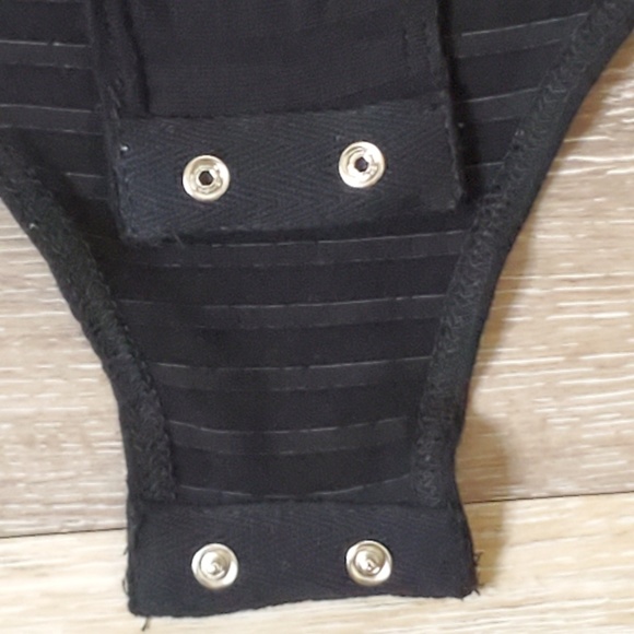 Black Ruffle Layer Bodysuit - Picture 4 of 4